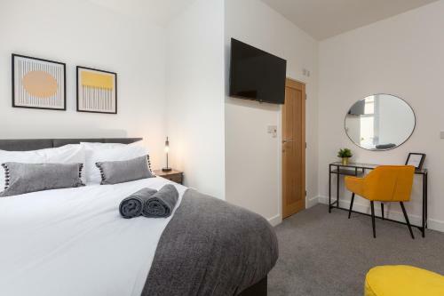 Charles Alexander Short Stay - Charnley House Apartments