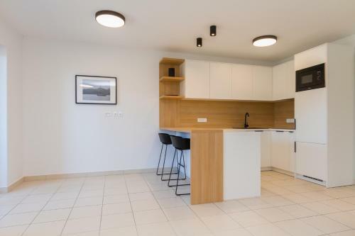 Premium Sea Side Marina Apartment By Locap Group