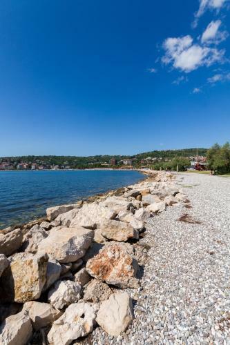Premium Sea Side Marina Apartment By Locap Group