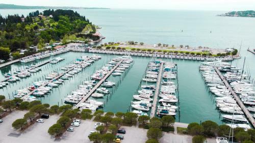 Star 3 Floating House, Marina Portoro?