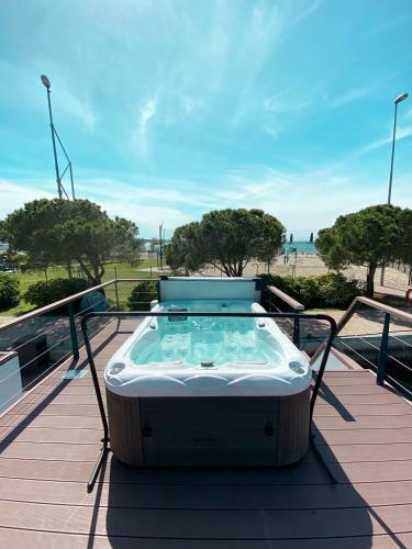 Star 3 Floating House, Marina Portoro?