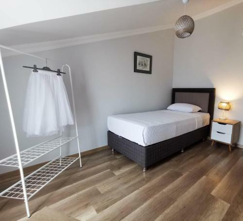 4+1 Spacious Apartment With Sea View. 5 Minutes From The Beach