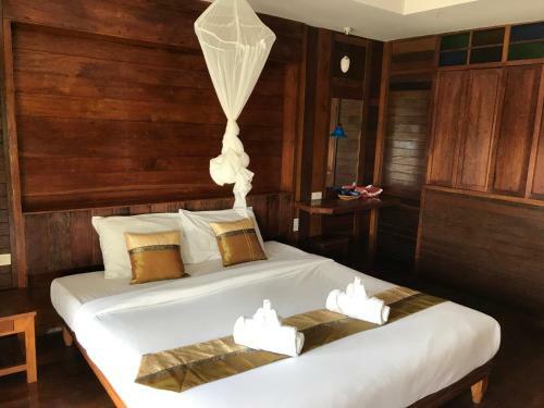Hotel Thanya Beach Resort