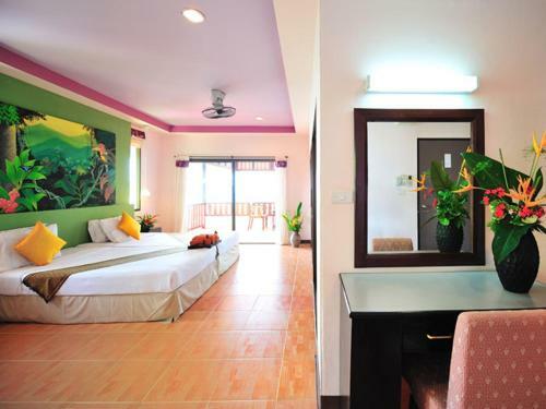 Hotel Koh Ngai Cliff Beach Resort