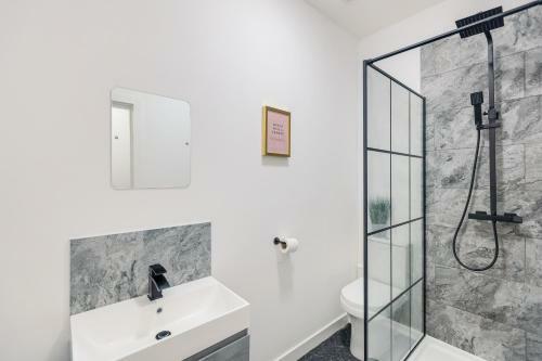 Queen Street Apartments By Sasco
