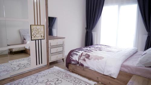 Entire Apartment. Just 2 Minutes From The Metro.
