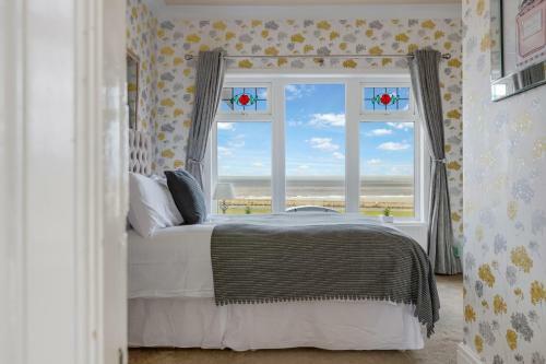 Queens Crest By Sasco Apartments