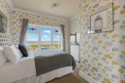 Queens Crest By Sasco Apartments