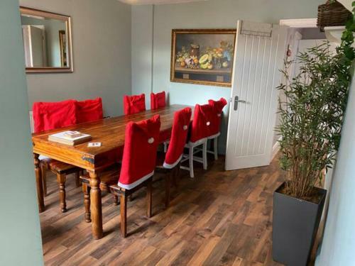 Bamber House - Large Modern Home & Perfect Location
