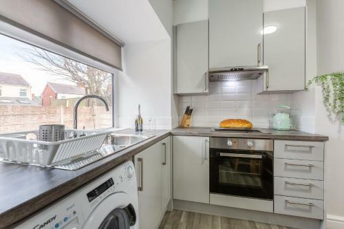 Immaculate House - Close To Bvh - Tower View