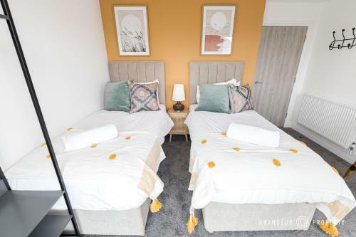 A Romantic Apartment, Balcony & Parking, Close To Beach
