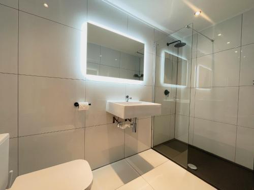 Stunning 5 Bed Seaside House - Sleeps 12