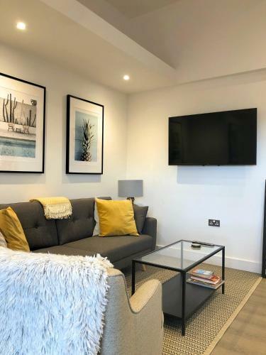 Modern 1-bedroom Apartment In Centre Of Bromley