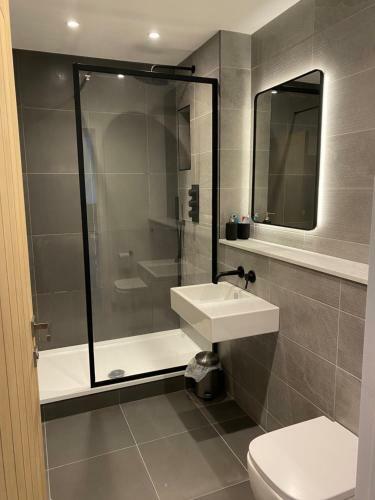 Modern 1-bedroom Apartment In Centre Of Bromley