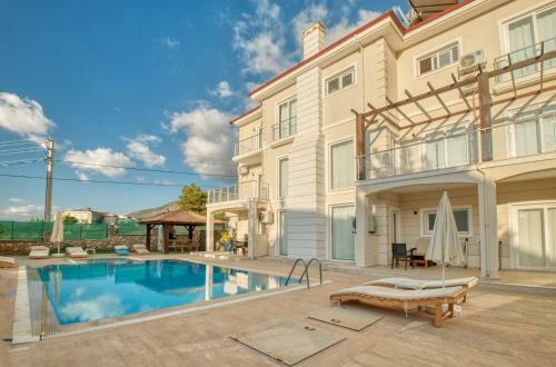 Villa Holly