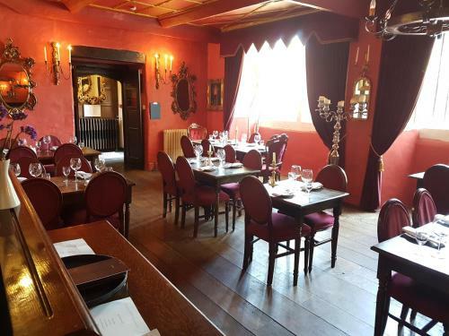 Hostal Churston Court Hotel