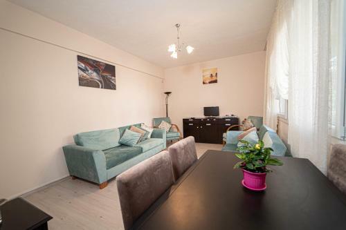 Cozy Apartment With Excellent Location In Fethiye