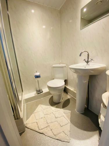 Midhurst - 4 Bedroom Townhouse, Close To Harbour And Beaches