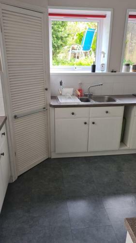 Midhurst - 4 Bedroom Townhouse, Close To Harbour And Beaches