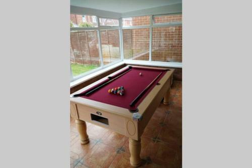 Sea View Entire House - Fully Renovated, Pool Room