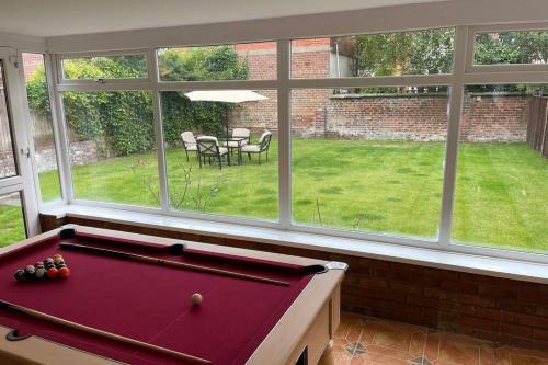 Sea View Entire House - Fully Renovated, Pool Room