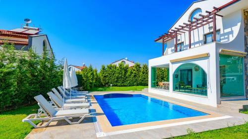 Amore 2 - 4 Bedroom Villa In Hisaronu