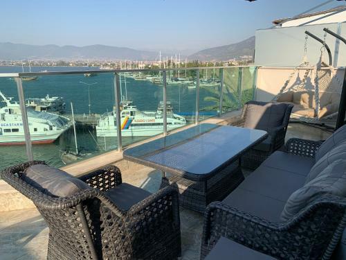 Exclusive Terrace Suite At Marina