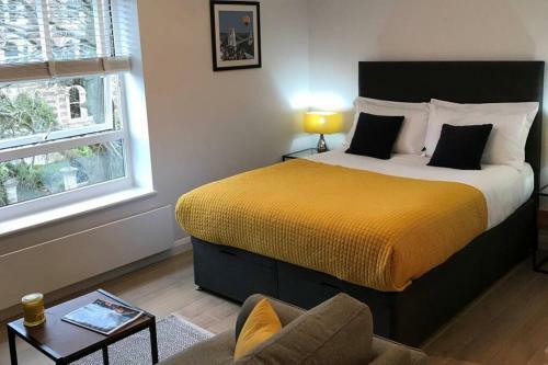 Alison15 - Superior Clifton Studio Apartment