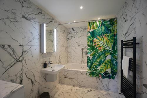 N5 Townhouse, Brighton Sleeps 20