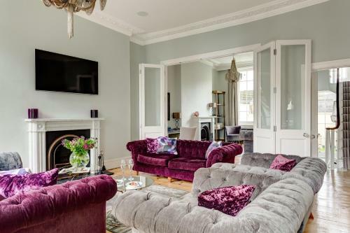 Luxury Mansion Townhouse With Private Cinema