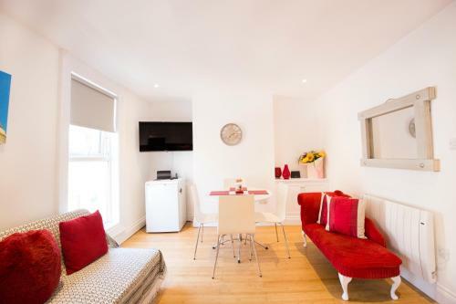 Funky Central Brighton Apartment