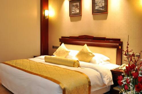 Fragrant Hill Empark Hotel