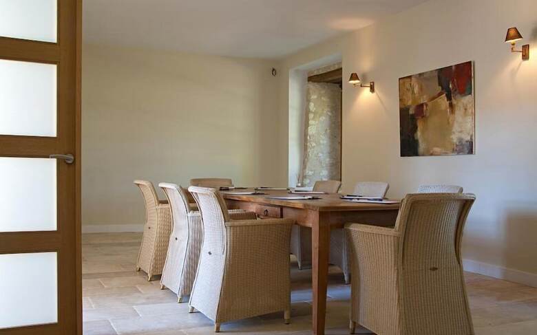 Hostal Chateau De Charge