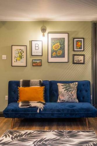 Modern 1-bed Central Apartment With Outside Space