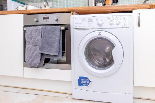 Apartamento Next To Brighton Station * Three Bedroom Flat *