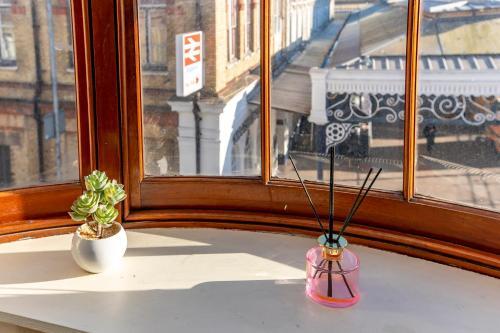 Apartamento Next To Brighton Station * Three Bedroom Flat *