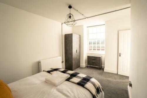 Trendy 1 Bedroom Apartment With Large Terrace Area