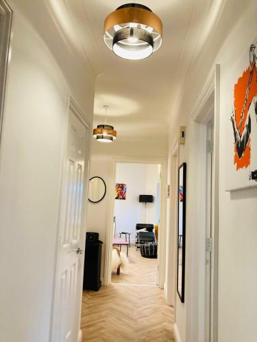 Funky Unique 2-bedroom Apartment With Parking