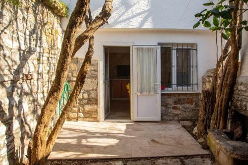 Captivating House With Backyard Authentic Design In Urla, Izmir
