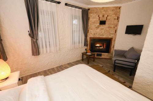 Herakles Hotel