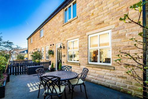Buxton Centre Cosy Cottage With Free Secure Parking