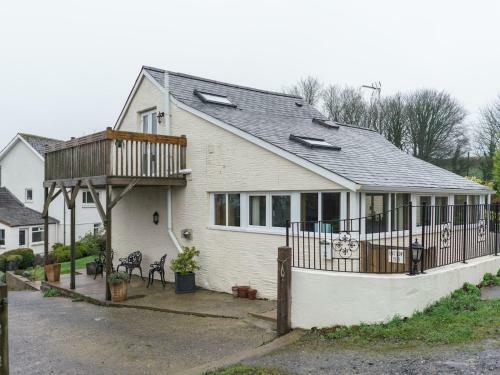 Pass The Keys Peaceful & Coastal 2 Bedroom Cottage