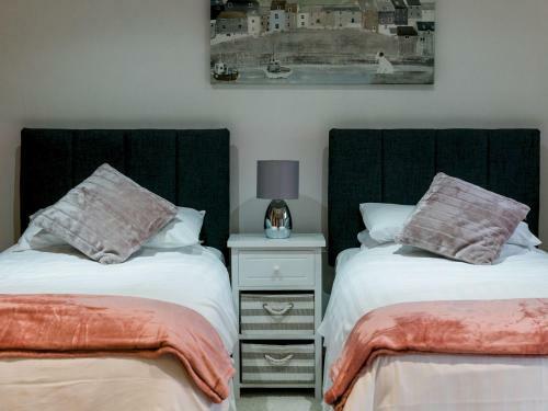 Pass The Keys Peaceful & Coastal 2 Bedroom Cottage