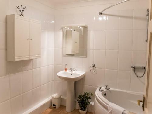Pass The Keys Spacious Cottage In Ceredigion - Sleeps 6