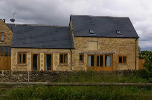 Ty Nant Cottages And Suites