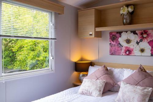 Inside No 9 Retreat Carnforth