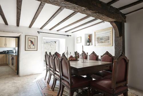 Luxury Cotswolds Cottage Including Hot Tub, Castle Combe