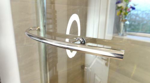 'the Hillside' - Entire House - Free Multiple Parking - Superfast Wifi