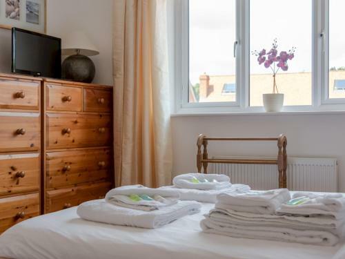 Pass The Keys Cheerful 2-bedroom House With Private Parking