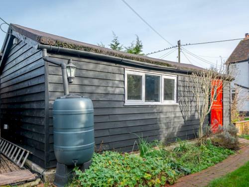 Pass The Keys Hoath Tiny House - A Secret Getaway